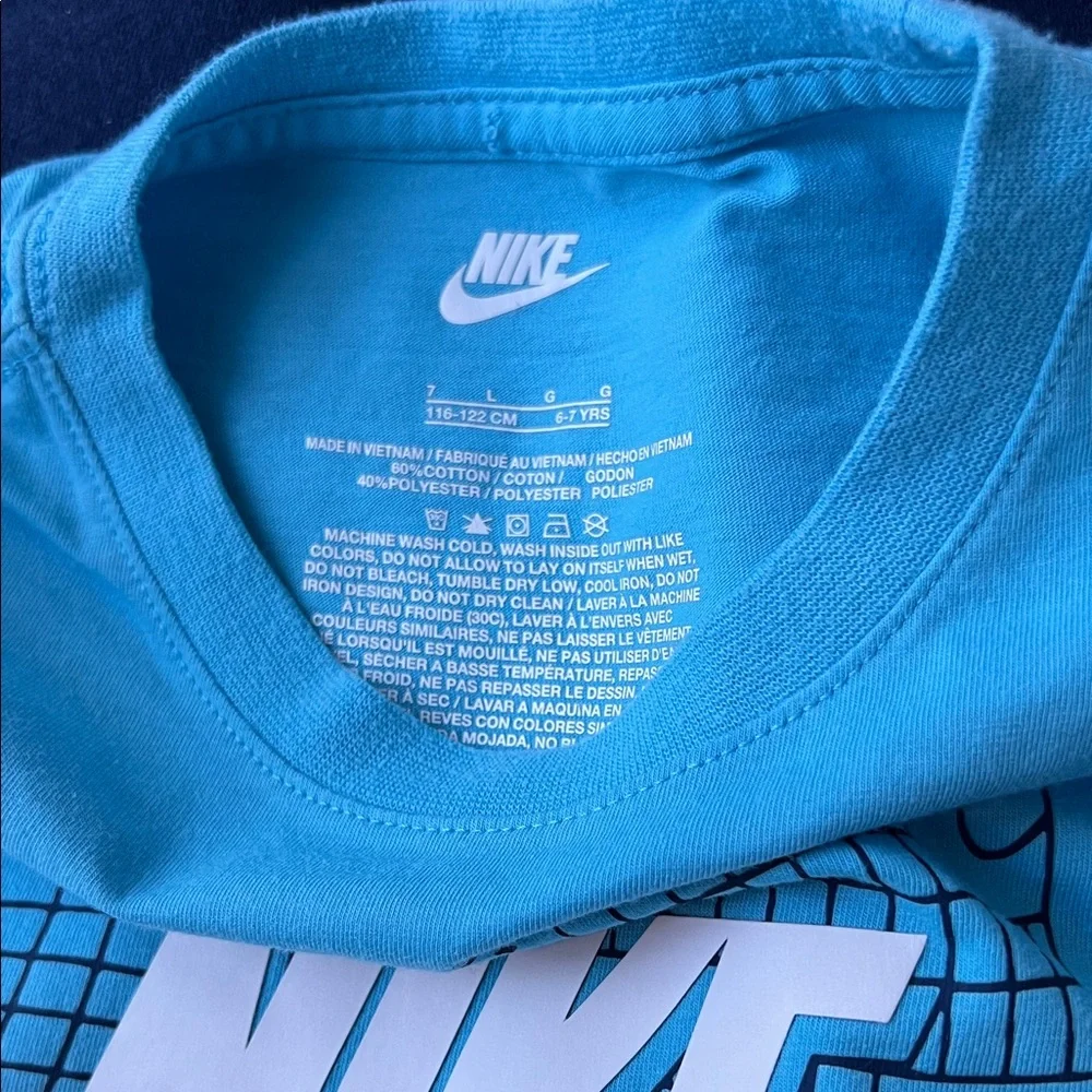 Gently Used Nike Boys' Sportswear Relaxed Tee & Shorts Set - Little Kid - Picture 2 of 2